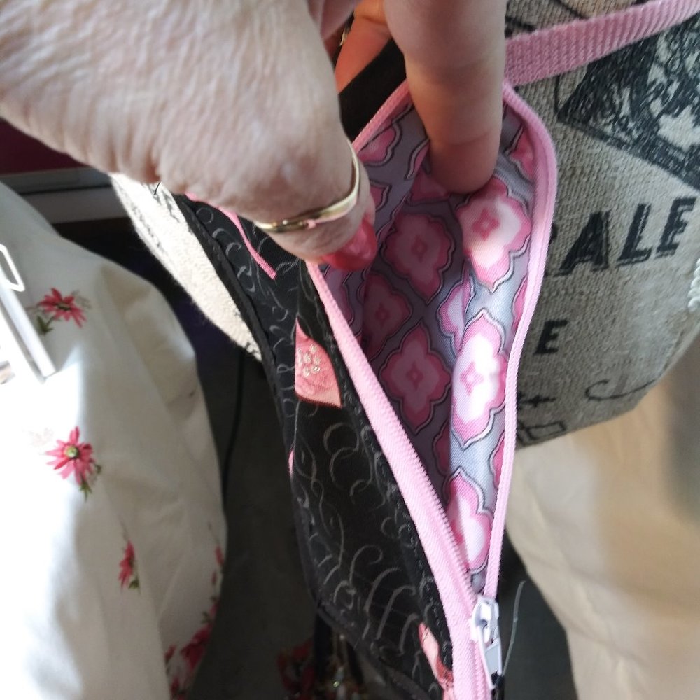 304 jeaniemade Smart Phone Crossbody - Picture 5 of 5